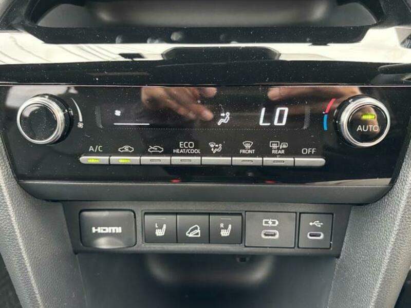 YARIS CROSS