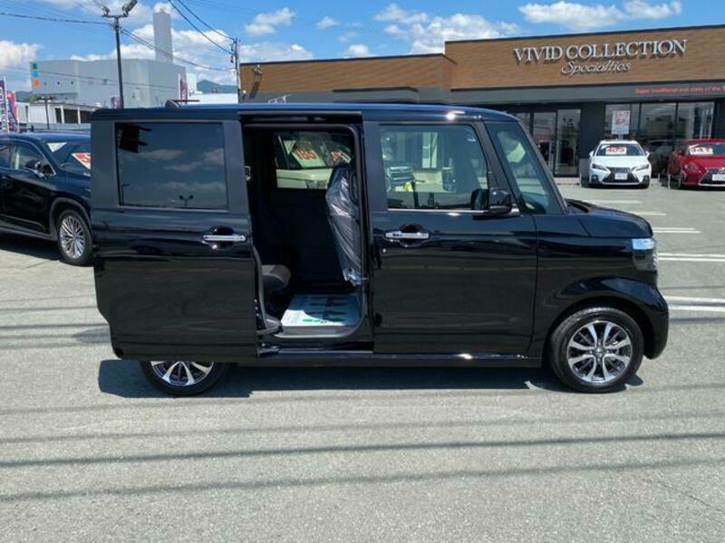 N BOX CUSTOM