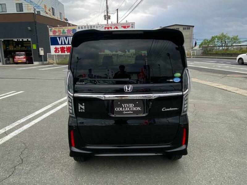 N BOX CUSTOM