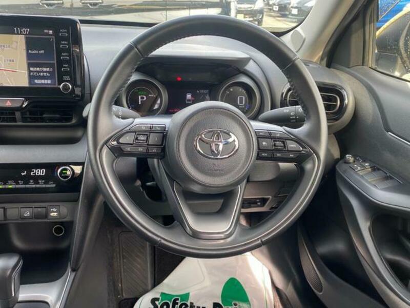 YARIS CROSS