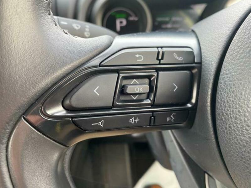YARIS CROSS
