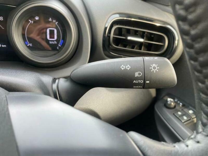 YARIS CROSS
