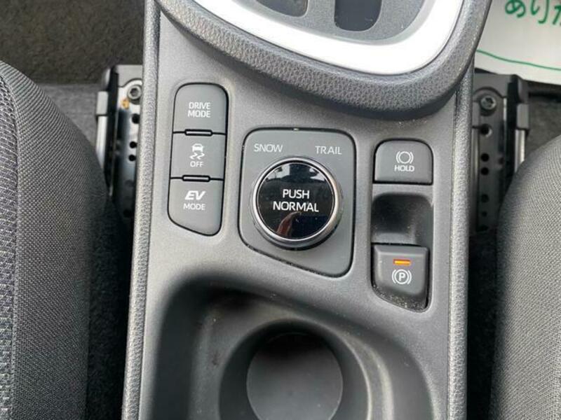 YARIS CROSS