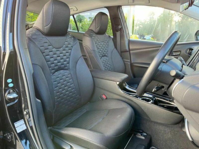 PRIUS PHV