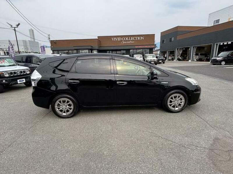 PRIUS ALPHA