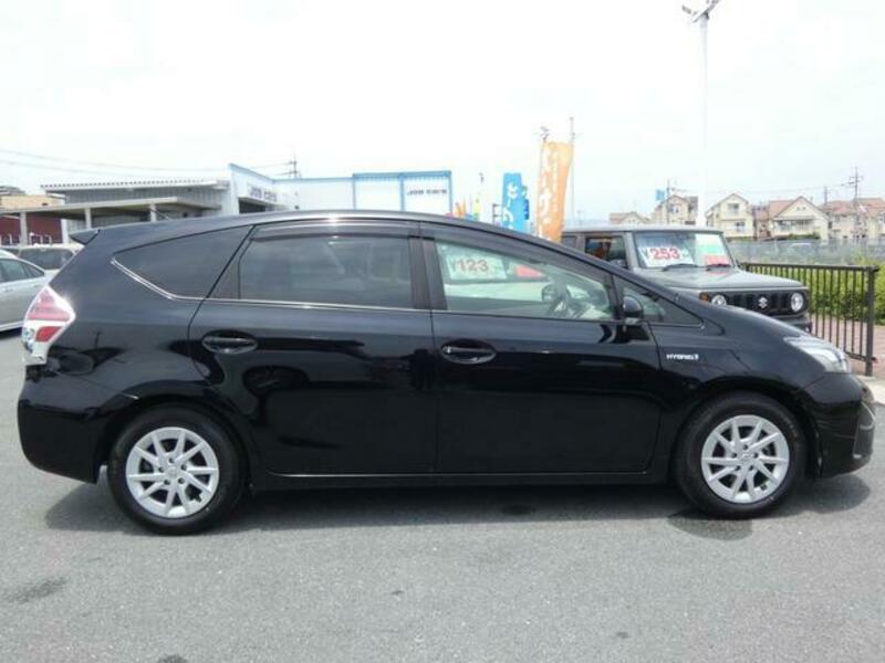 PRIUS ALPHA