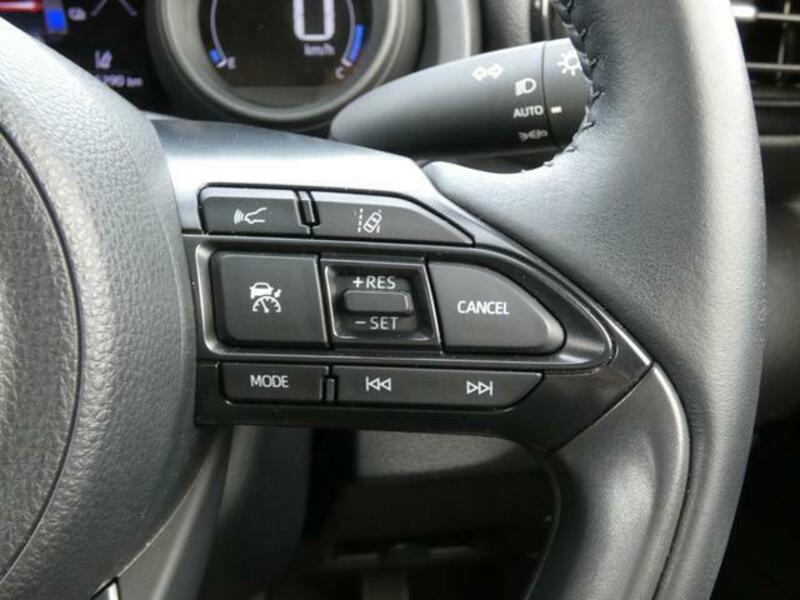 YARIS CROSS