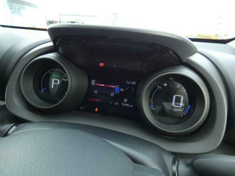 YARIS CROSS