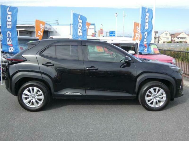 YARIS CROSS