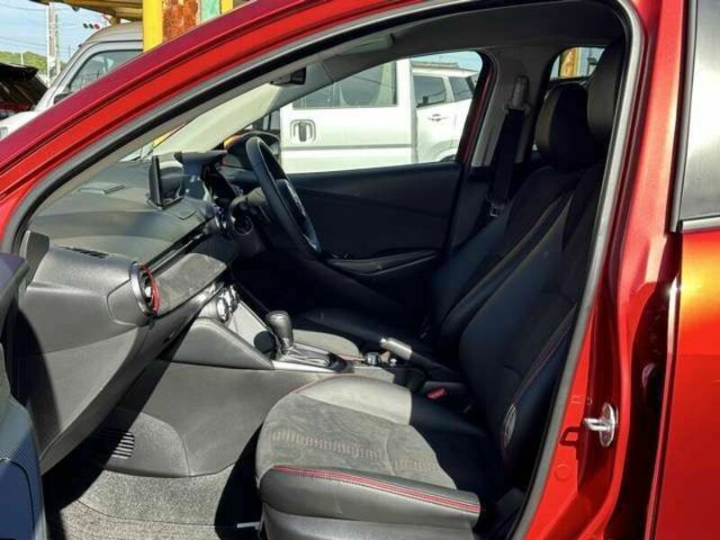MAZDA2