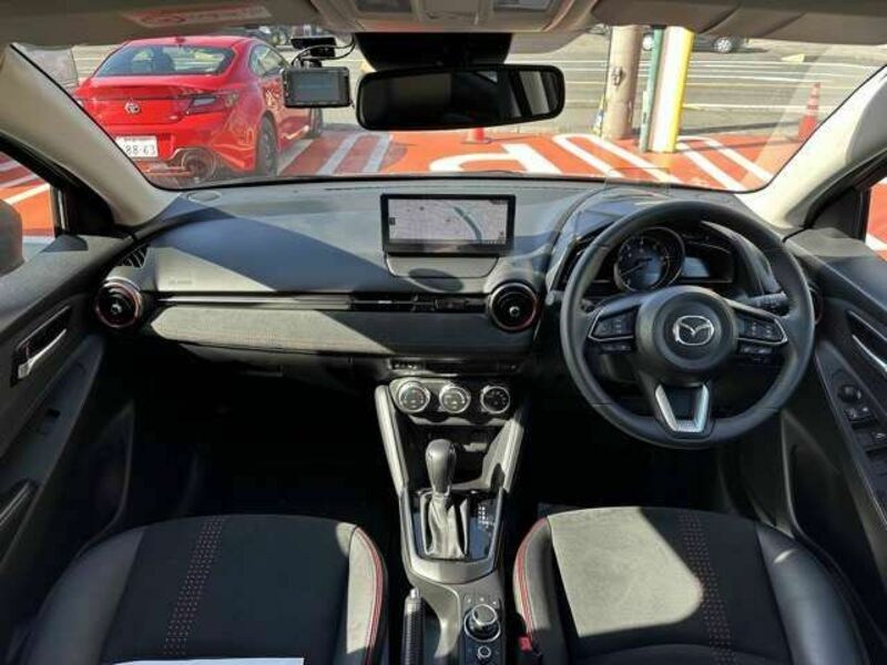 MAZDA2