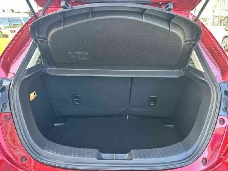 MAZDA2