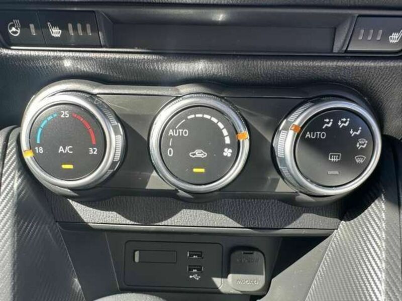 MAZDA2