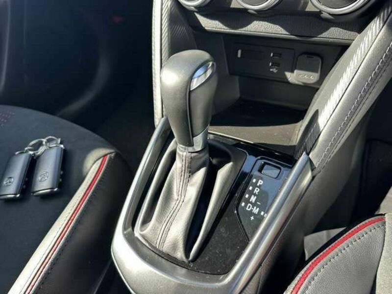 MAZDA2