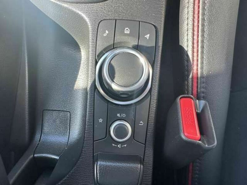 MAZDA2
