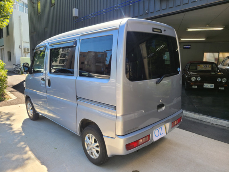 MINICAB VAN