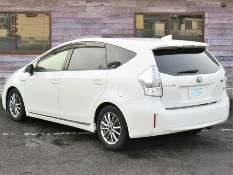 PRIUS ALPHA