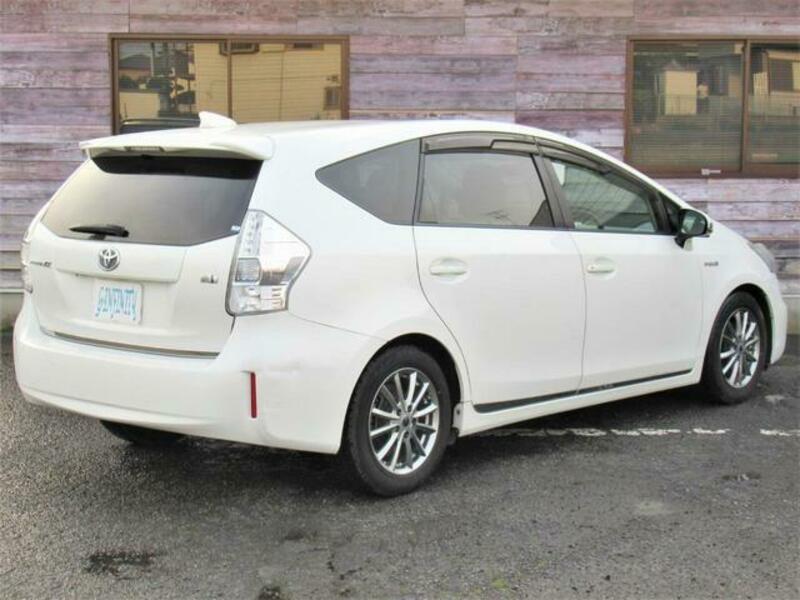 PRIUS ALPHA