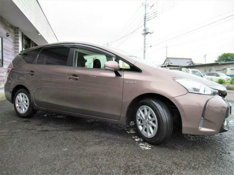 PRIUS ALPHA