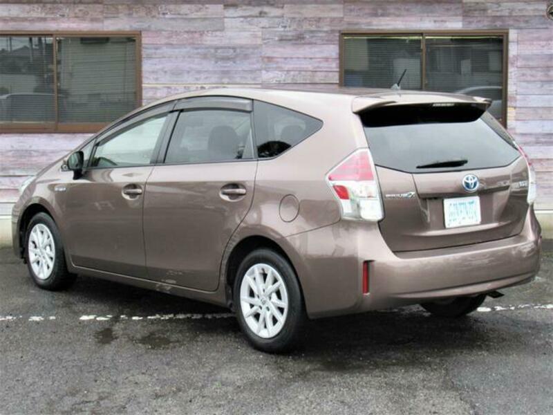 PRIUS ALPHA
