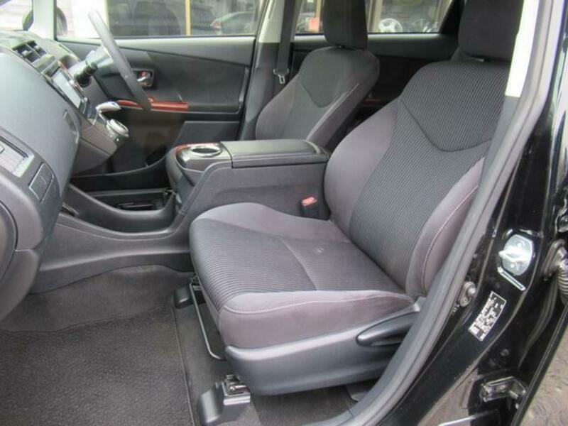 PRIUS ALPHA