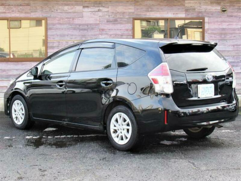 PRIUS ALPHA