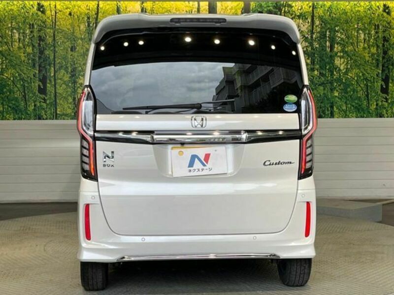 N BOX CUSTOM