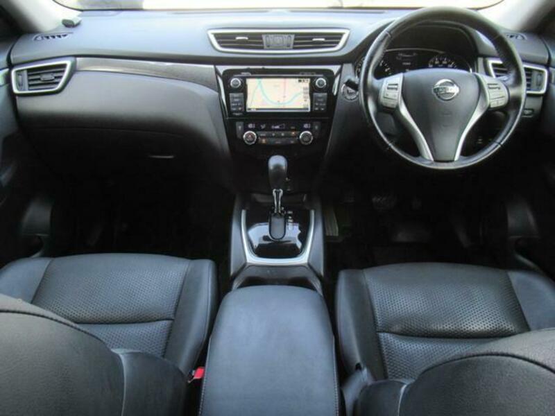X-TRAIL
