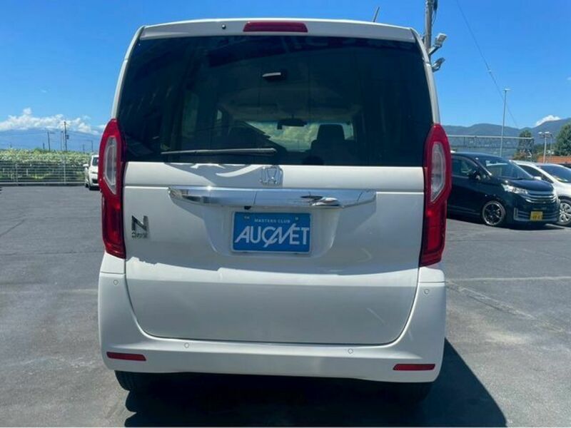 N BOX