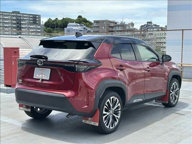 YARIS CROSS