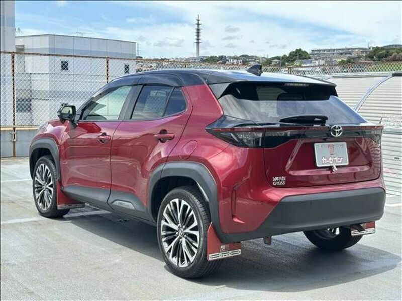 YARIS CROSS