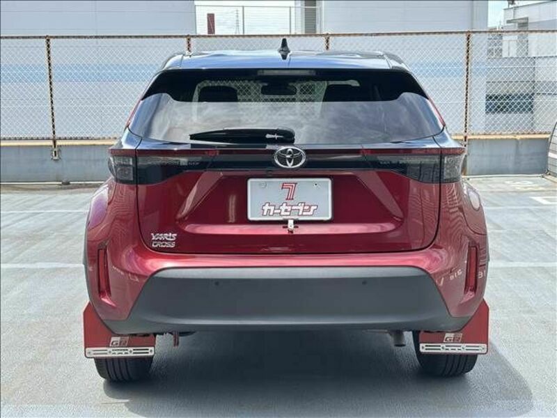 YARIS CROSS
