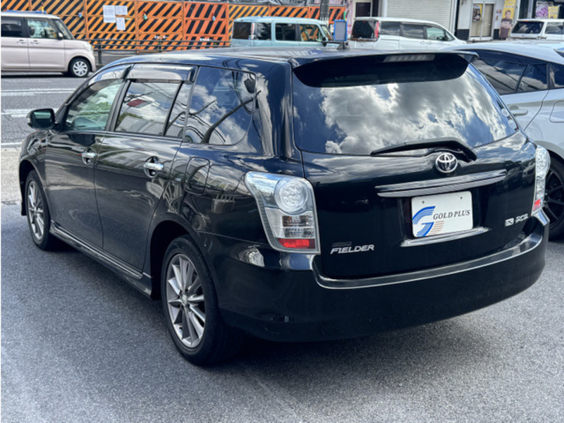 COROLLA FIELDER