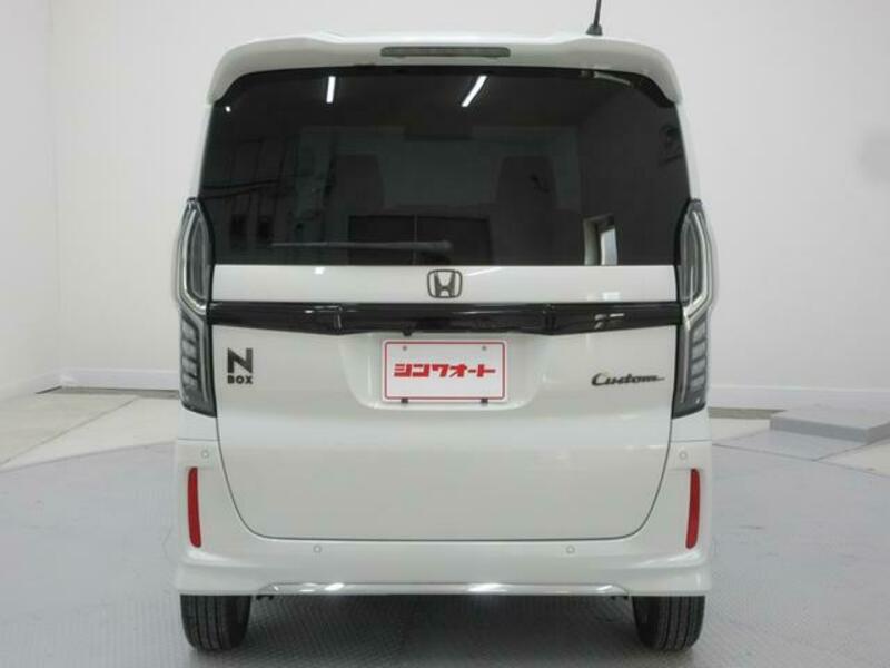 N BOX CUSTOM