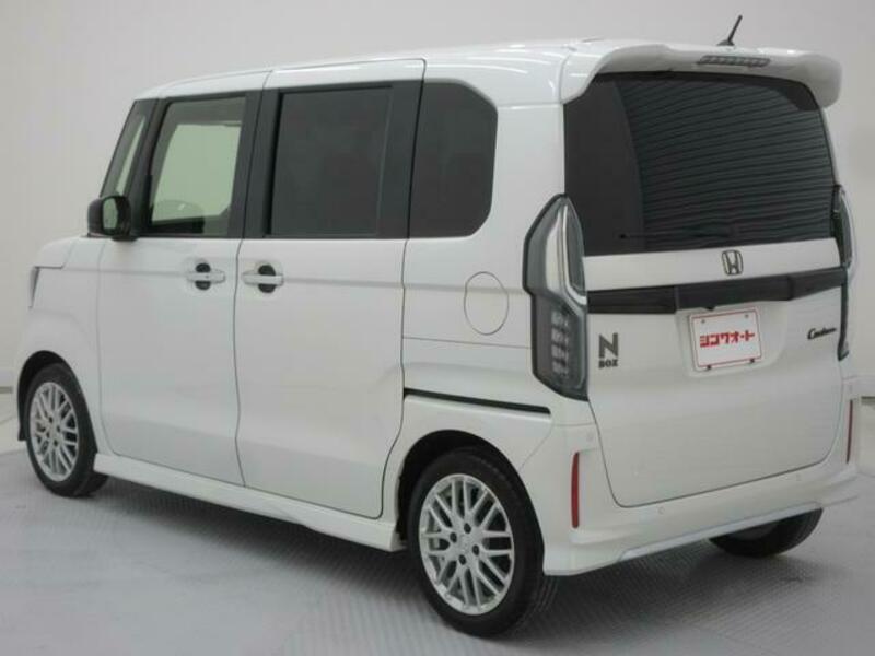 N BOX CUSTOM