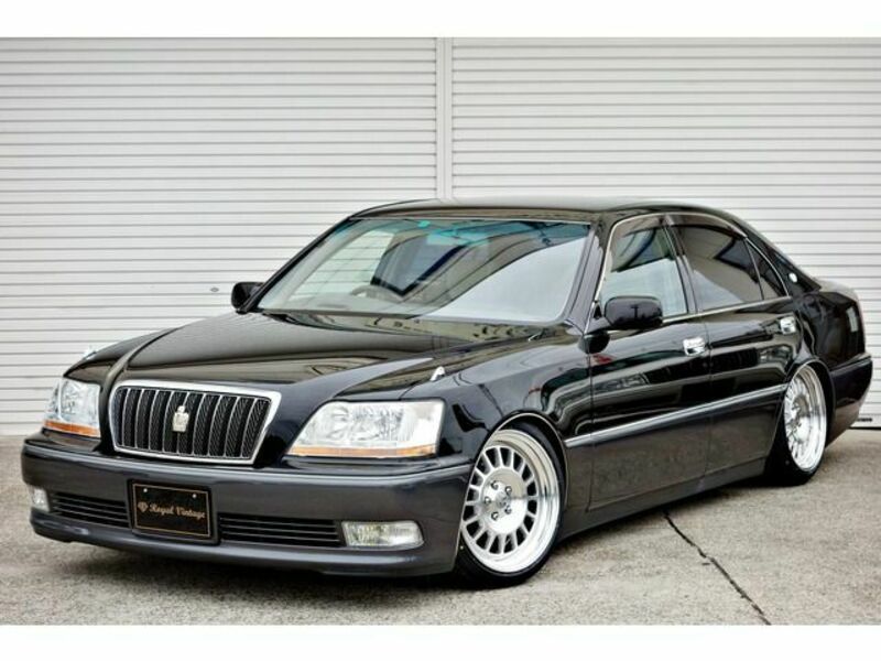 TOYOTA CROWN MAJESTA