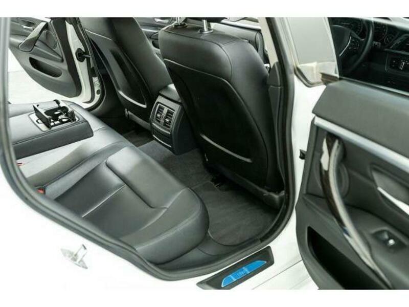 4 SERIES