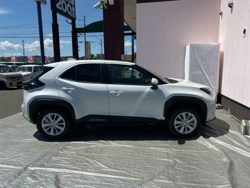 YARIS CROSS