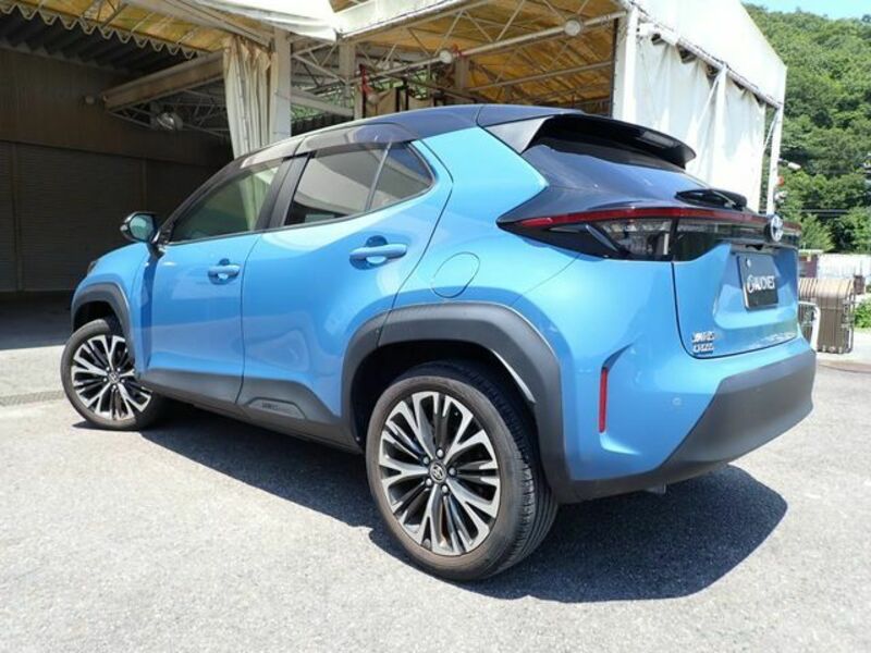 YARIS CROSS