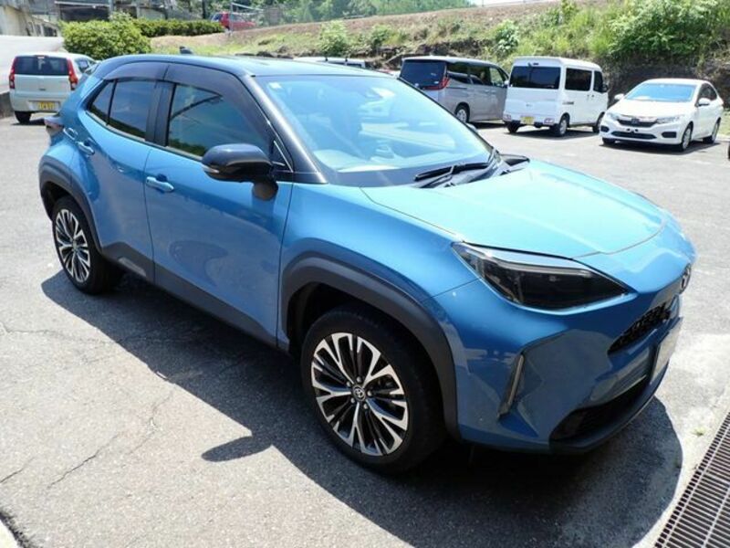 YARIS CROSS