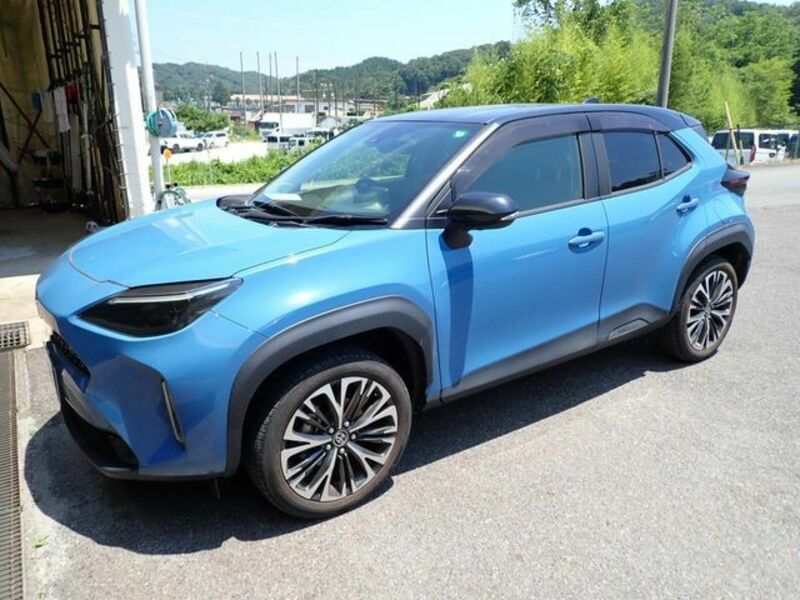 YARIS CROSS