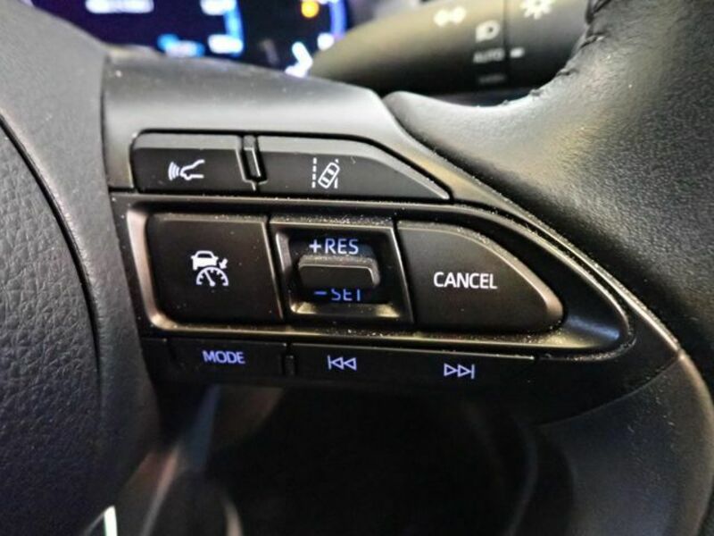 YARIS CROSS