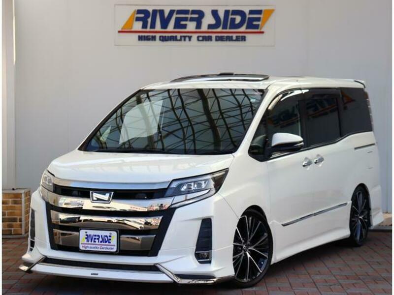 TOYOTA NOAH