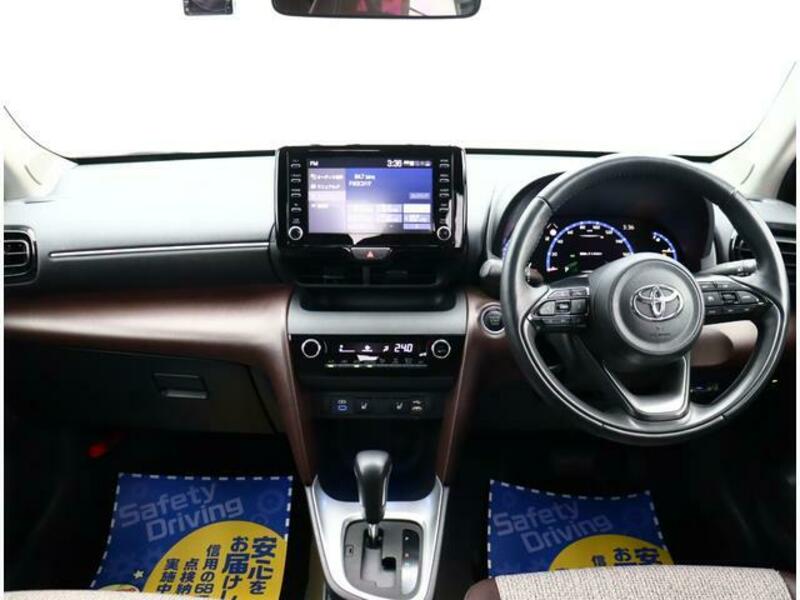 YARIS CROSS