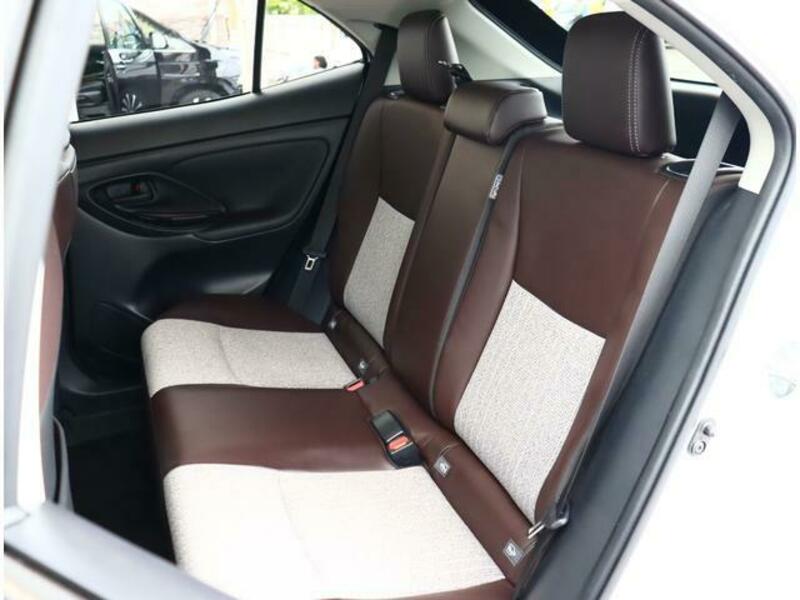 YARIS CROSS