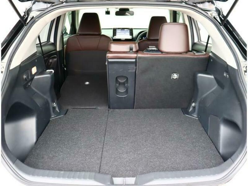 YARIS CROSS