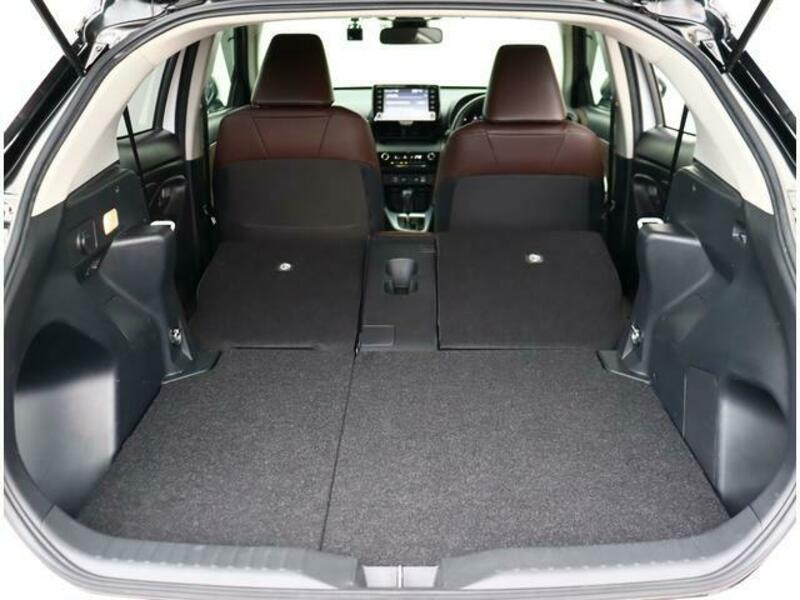 YARIS CROSS