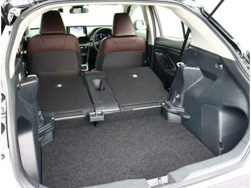 YARIS CROSS