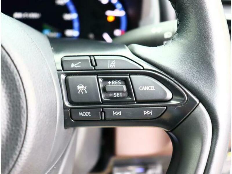 YARIS CROSS