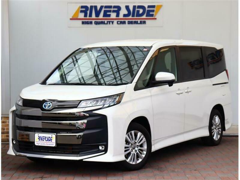 TOYOTA NOAH
